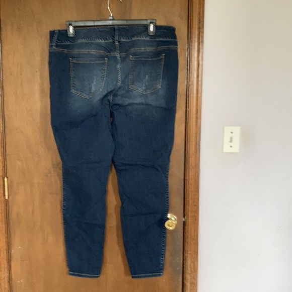 Torrid distressed jegging 22T - Picture 9 of 15
